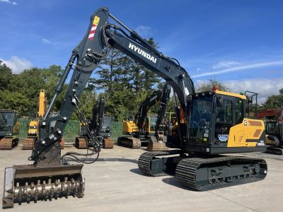 Đạt- J 1 Máy xúc điện Hyundai HX140 Electric