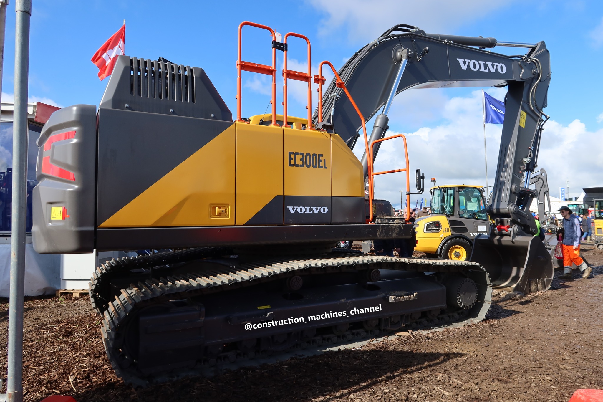 Máy xúc điện Volvo EC300 Electric