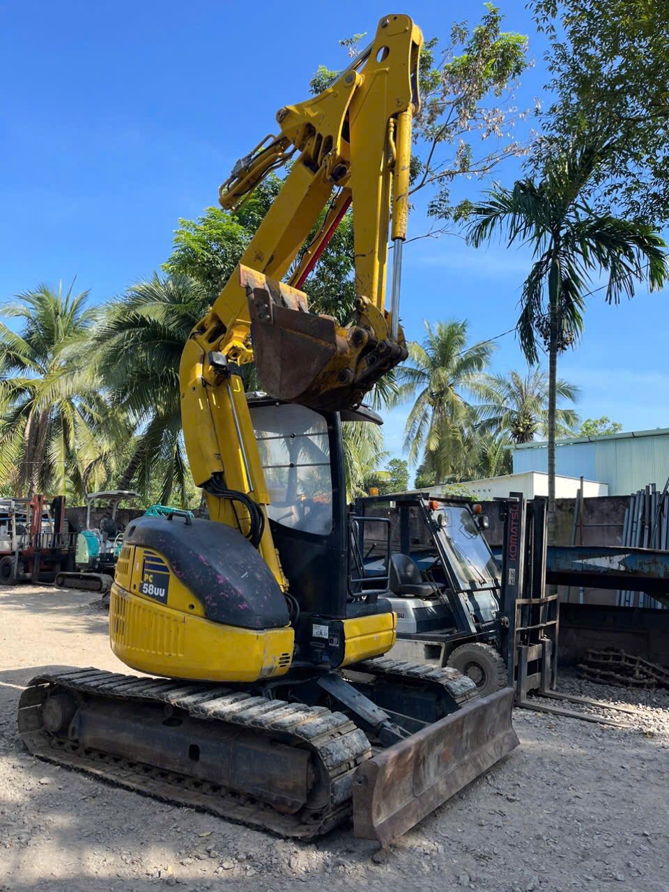 Máy xúc điện Komatsu PC58-E